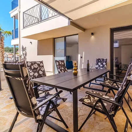 Apartman Olive Apartment Sutivan